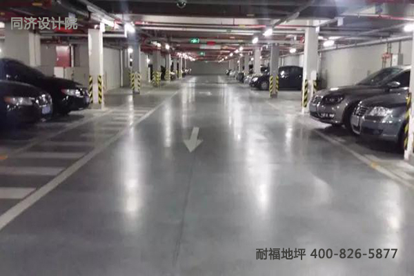 停车场地面 停车场地面