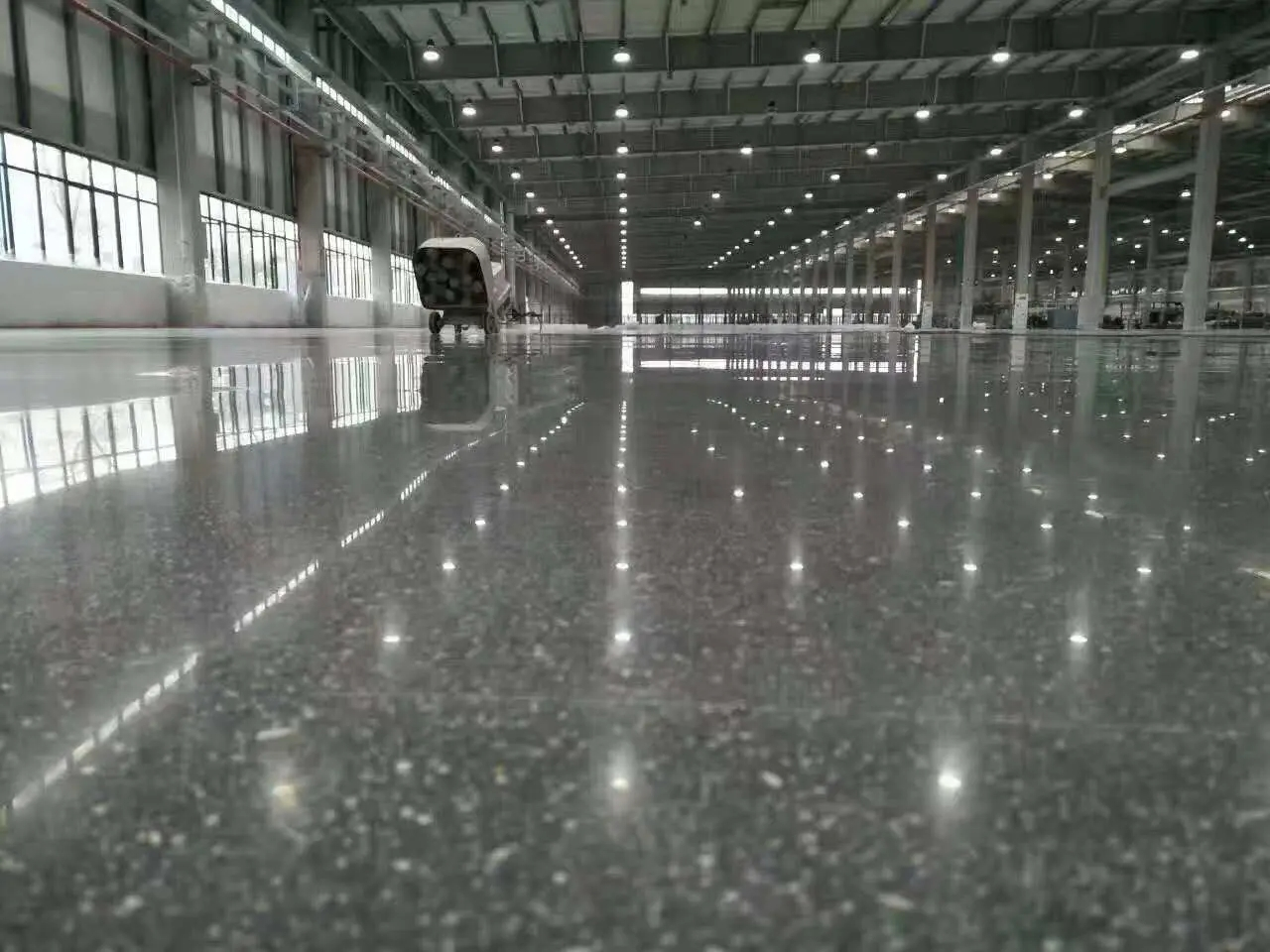 金刚砂耐磨地坪 金刚砂耐磨地坪