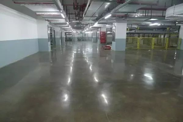 停车场地面 停车场地面