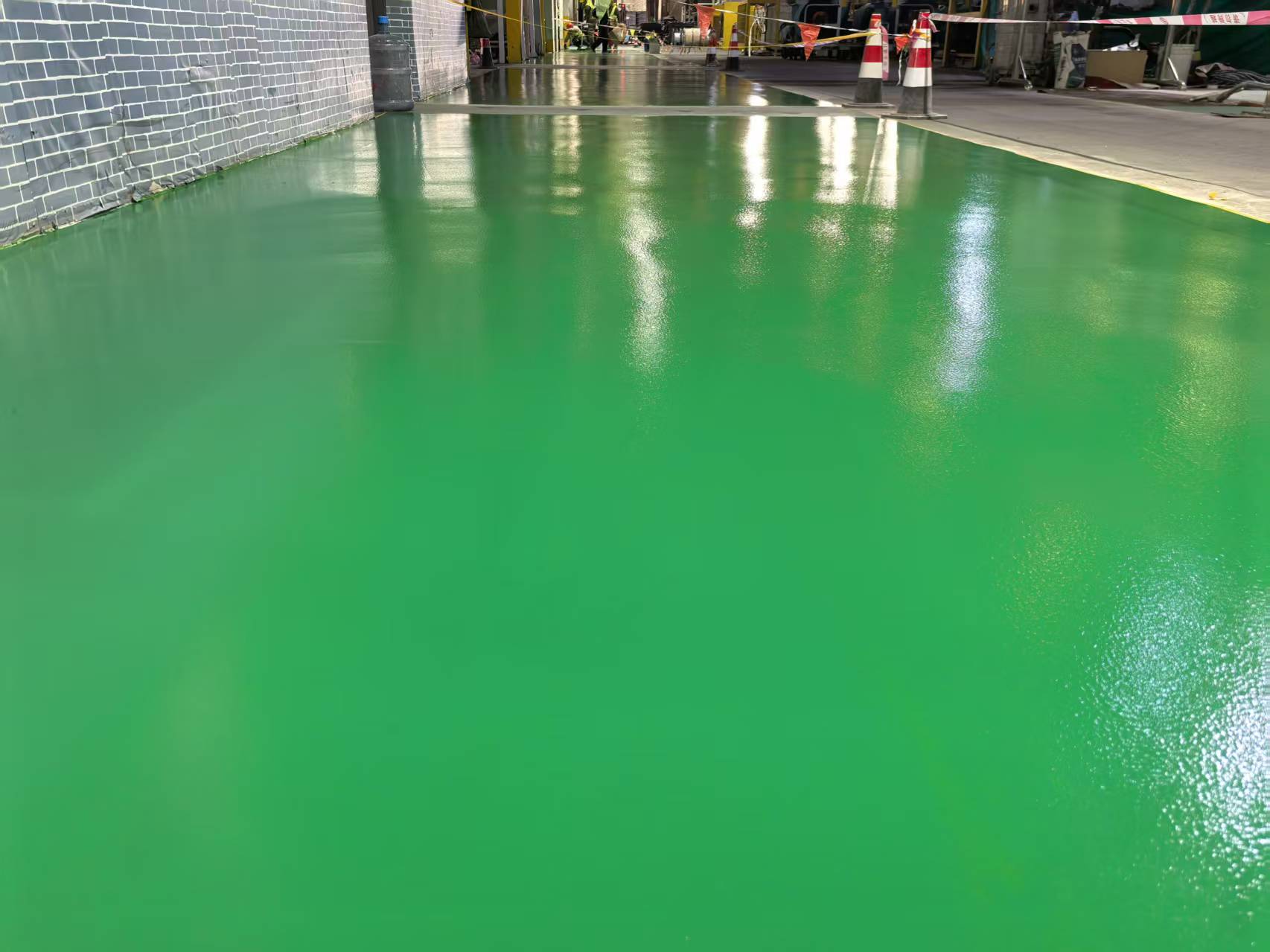 聚氨酯地坪.jpg 聚氨酯地坪.jpg